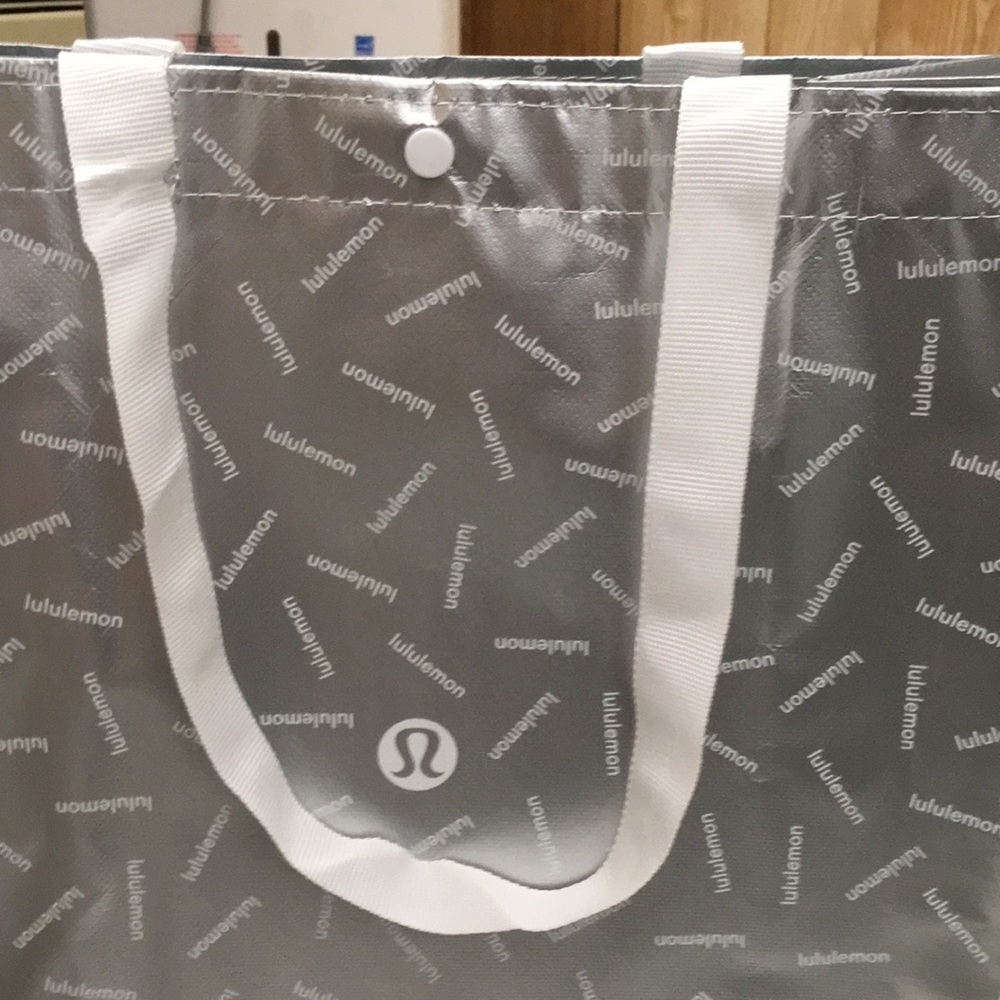 Shopping totes - Picture 2 of 4